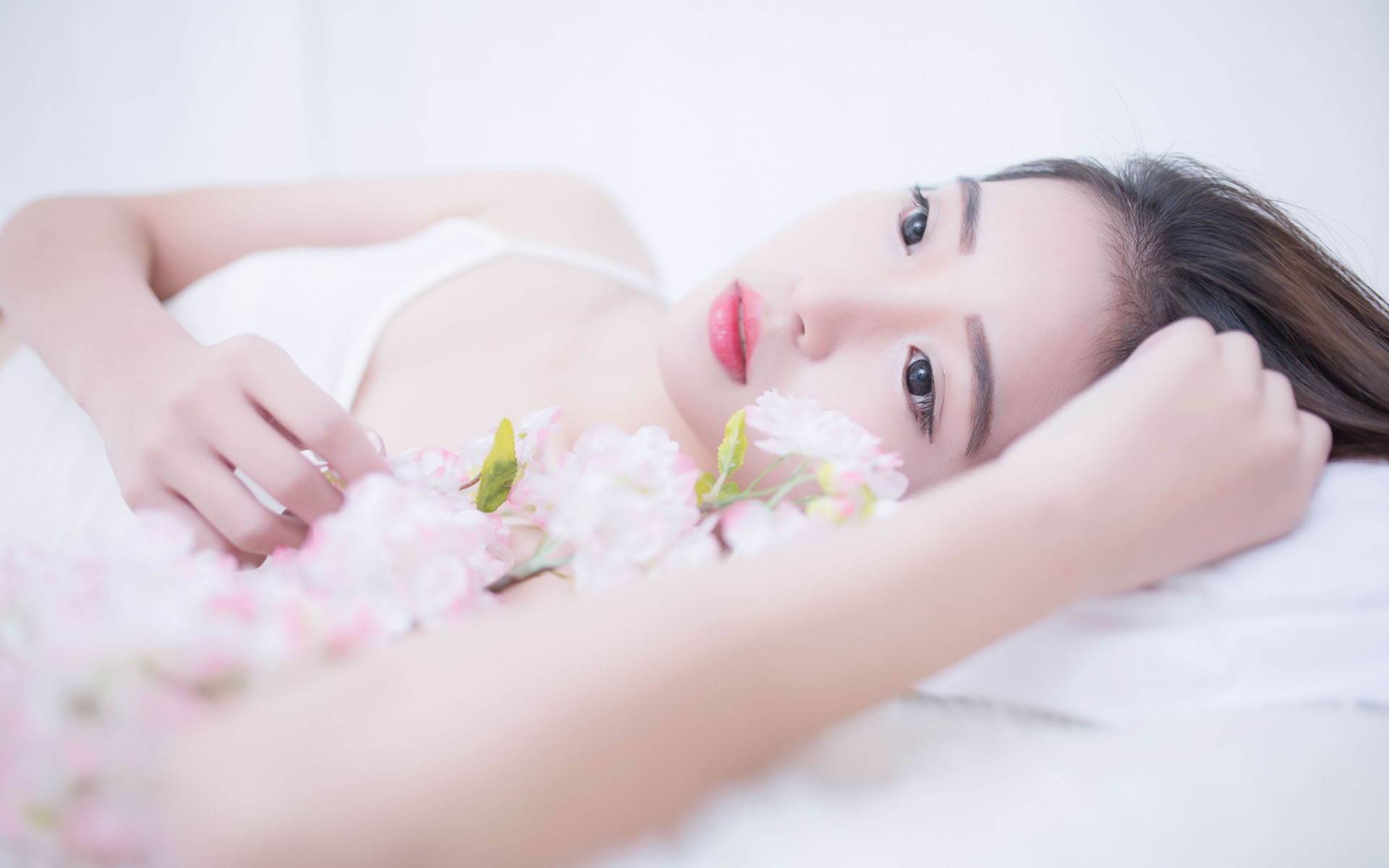 济南动物园大熊猫“华奥”迎来18岁生日